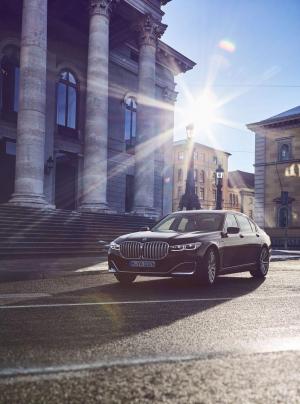 2019 BMW 745Le