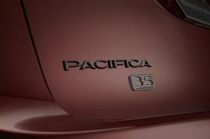 2019 Chrysler Pacifica Limited 35th Anniversary