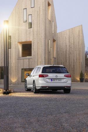 2019 Volkswagen Passat GTE Variant