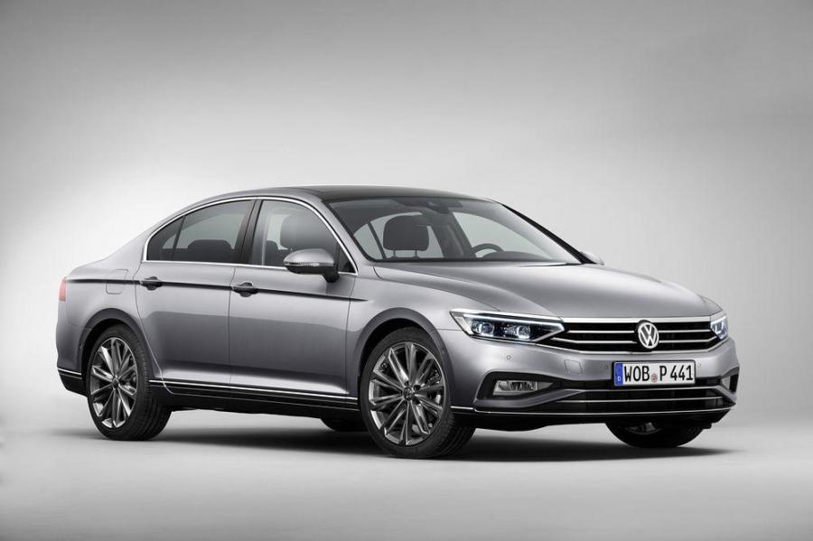 Volkswagen продемонстрировал модернизированный Passat 8-го поколения