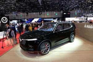2019 Vinfast Lux V8