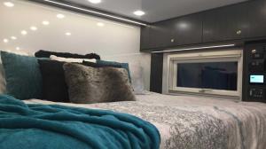 2019 Kenworth K370 by Global Expedition Vehicles