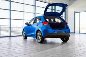 Toyota Yaris XLE Hatchback 2019 года