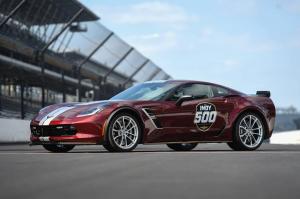 Chevrolet продемонстрировал Corvette Grand Sport, который поучаствует в  майской гонке Indy 500