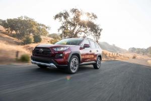 Toyota RAV4 Adventure 2019 года