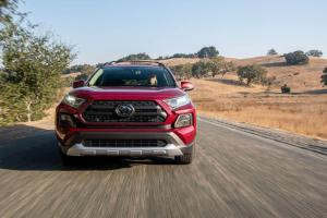 Toyota RAV4 Adventure 2019 года