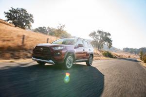 Toyota RAV4 Adventure 2019 года