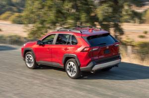 Toyota RAV4 Adventure 2019 года