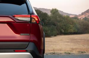 Toyota RAV4 Adventure 2019 года