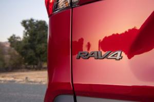 Toyota RAV4 Adventure 2019 года