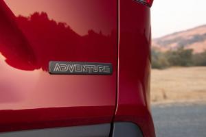 Toyota RAV4 Adventure 2019 года