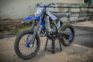 Кастомная работа от Max Miille — Yamaha YZ125 The Blue Duck