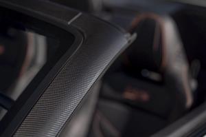 Aston Martin DBS Superleggera Volante 2019 года