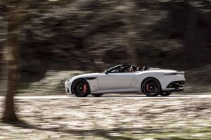 Aston Martin DBS Superleggera Volante 2019 года