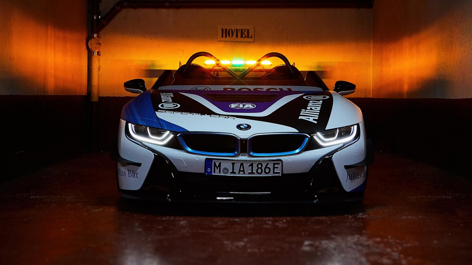 Электроформулу Formula E обезопасит родстер BMW i8