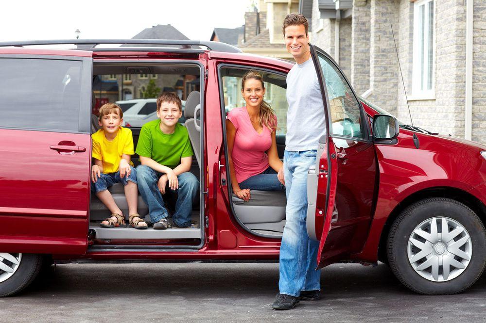 Какой автомобиль выбрать для семьи: удобный, стильный и безопасный