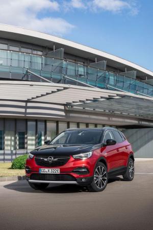Opel Grandland X Hybrid4 2019 года