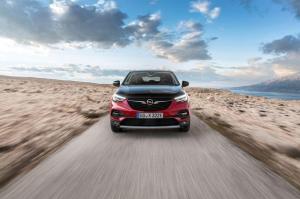 Opel Grandland X Hybrid4 2019 года