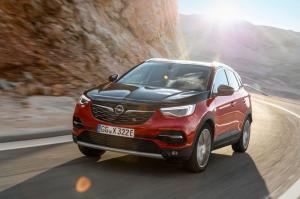 Opel Grandland X Hybrid4 2019 года