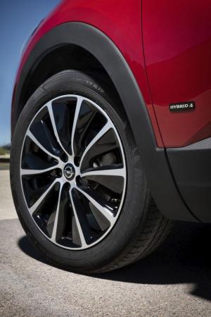 Opel Grandland X Hybrid4 2019 года