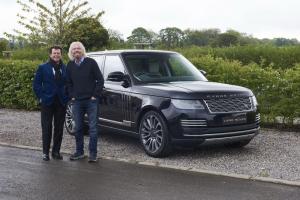 Land Rover представил достойный астронавтов автомобиль