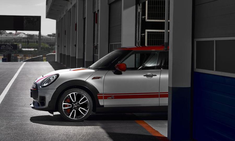 Mini выпустили автомобили с максимальной среди своих моделей мощностью
