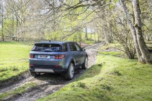 Land Rover Discovery Sport P250 S 2019 года
