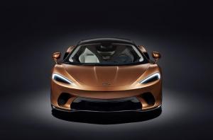Мир суперкаров дополнился практичным экземпляром: бренд McLaren сделал упор на вместительность багажника