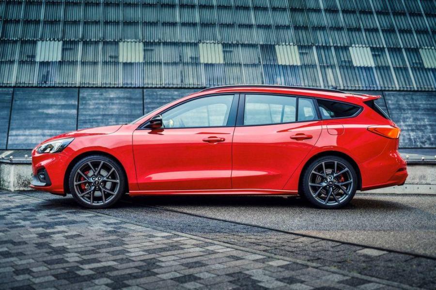 Рассекречен новый Ford Focus ST Wagon