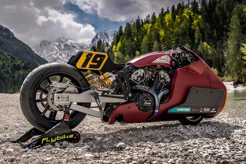 «Appaloosa» - Indian Scout Bobber от бельгийской мастерской на показе в Италии