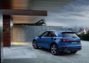 Audi Q5 55 TFSI e Quattro 2019 года
