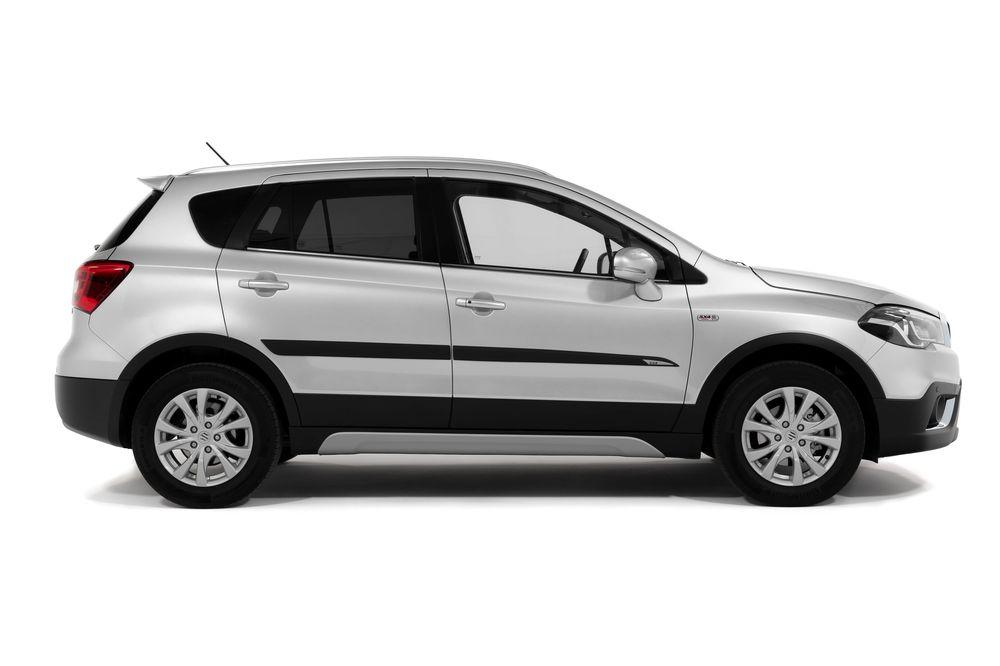 Suzuki доставили на территорию России SX4 для путешественников