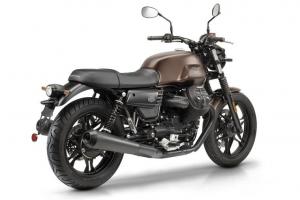 Moto Guzzi V7 III Stone Night Pack
