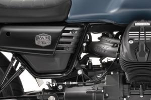 Moto Guzzi V7 III Stone Night Pack