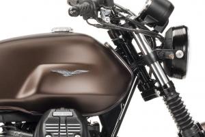 Moto Guzzi V7 III Stone Night Pack