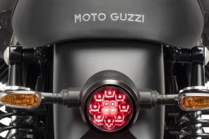 Moto Guzzi V7 III Stone Night Pack