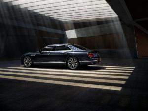 Bentley Flying Spur 2019 года