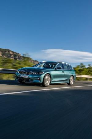 BMW 330d xDrive Touring Luxury Line 2019 года