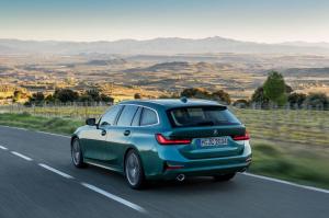 BMW 330d xDrive Touring Luxury Line 2019 года
