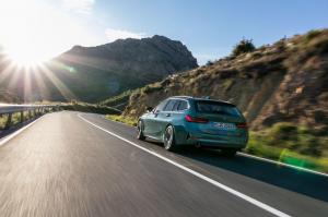 BMW 330d xDrive Touring Luxury Line 2019 года