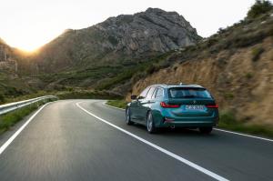 BMW 330d xDrive Touring Luxury Line 2019 года