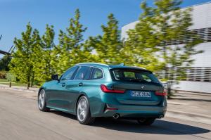 BMW 330d xDrive Touring Luxury Line 2019 года