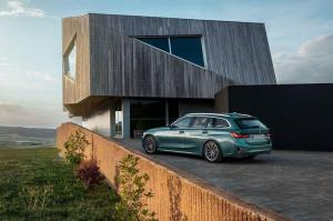 BMW 330d xDrive Touring Luxury Line 2019 года