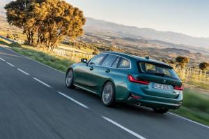 BMW 330d xDrive Touring Luxury Line 2019 года