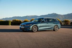 BMW 330d xDrive Touring Luxury Line 2019 года