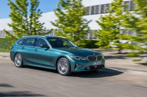 BMW 330d xDrive Touring Luxury Line 2019 года