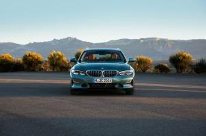 BMW 330d xDrive Touring Luxury Line 2019 года