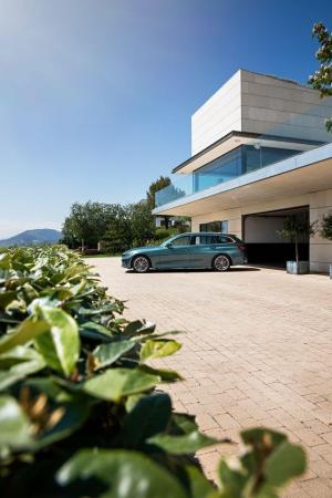 BMW 330d xDrive Touring Luxury Line 2019 года