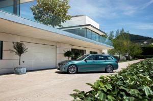 BMW 330d xDrive Touring Luxury Line 2019 года