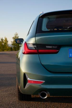 BMW 330d xDrive Touring Luxury Line 2019 года